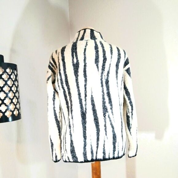 Anthropologie Cindy Eyelash Pullover Size XS - Picture 5 of 10